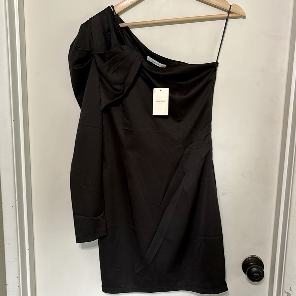 NWT Elegant idem ditto one-shoulder black dress Size S